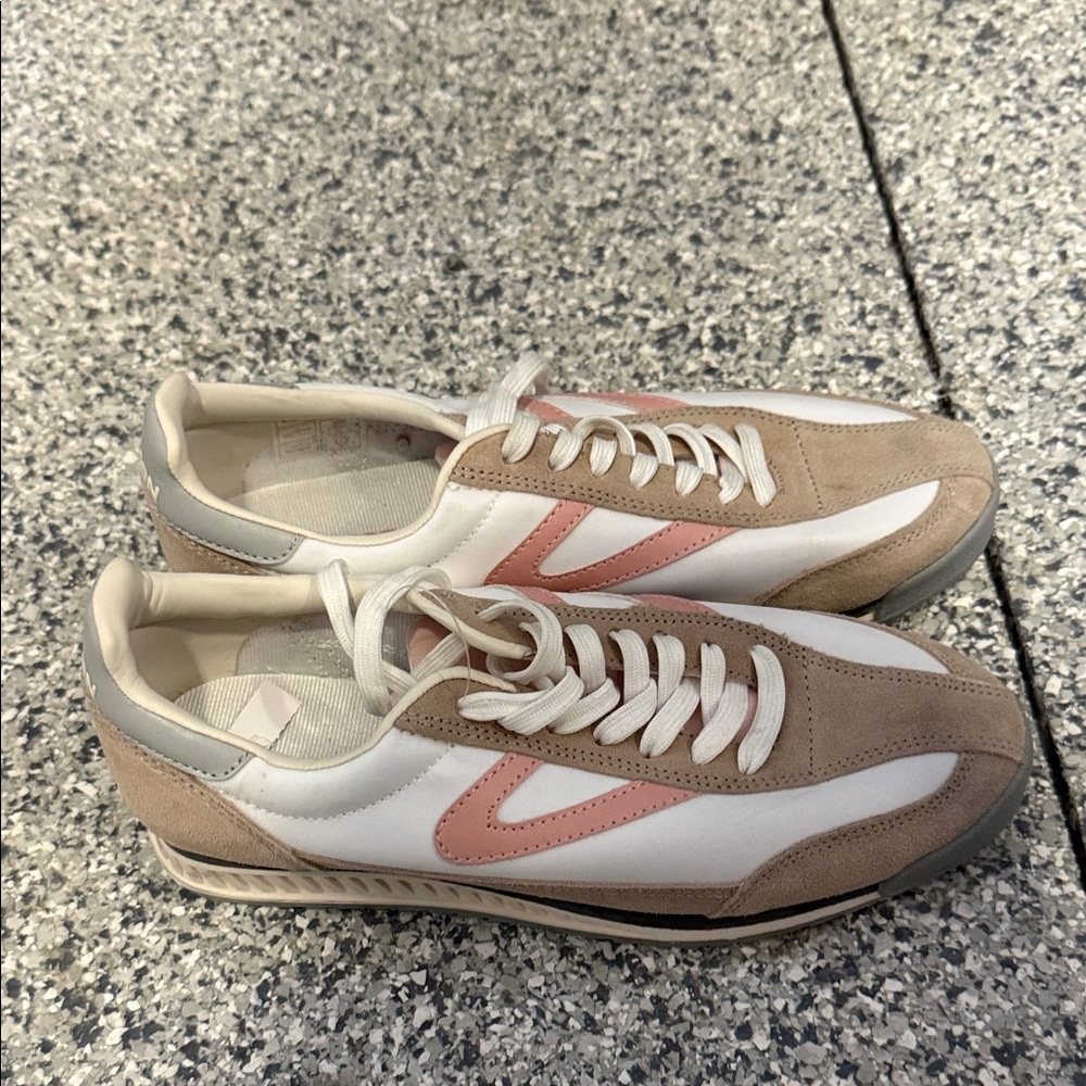 Tretorn White and Pink Casual Sneakers